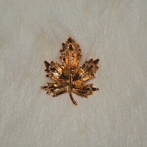 Vintage Gold Brooch Pin of Leaf